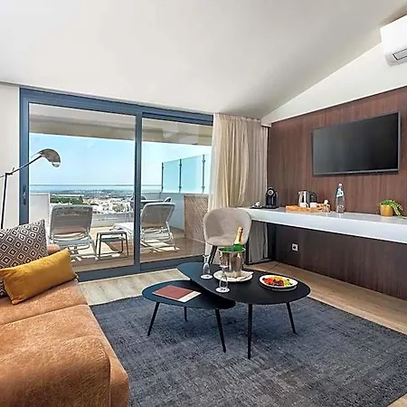 Ap Maria Nova Lounge - Adults Friendly